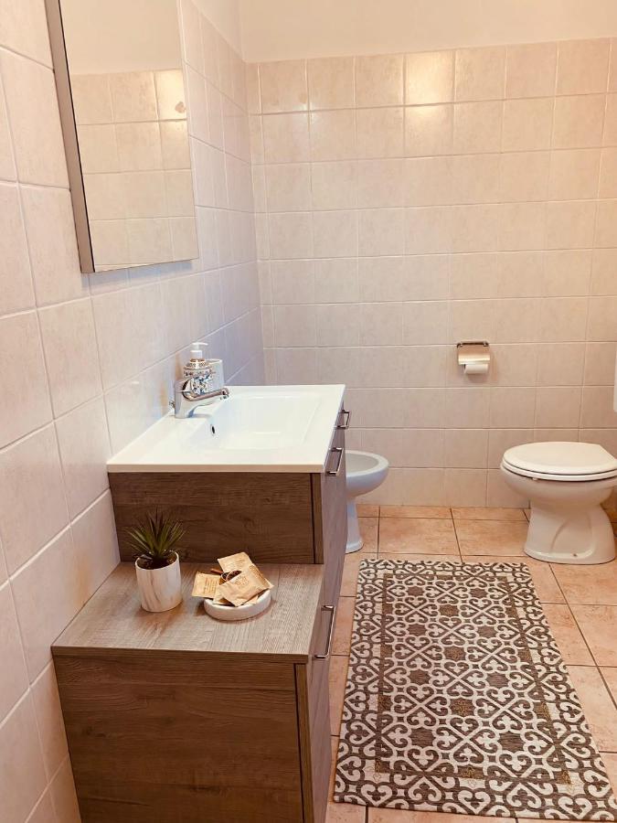 Corte 22 B&B E Appartamenti Borgomanero Eksteriør bilde
