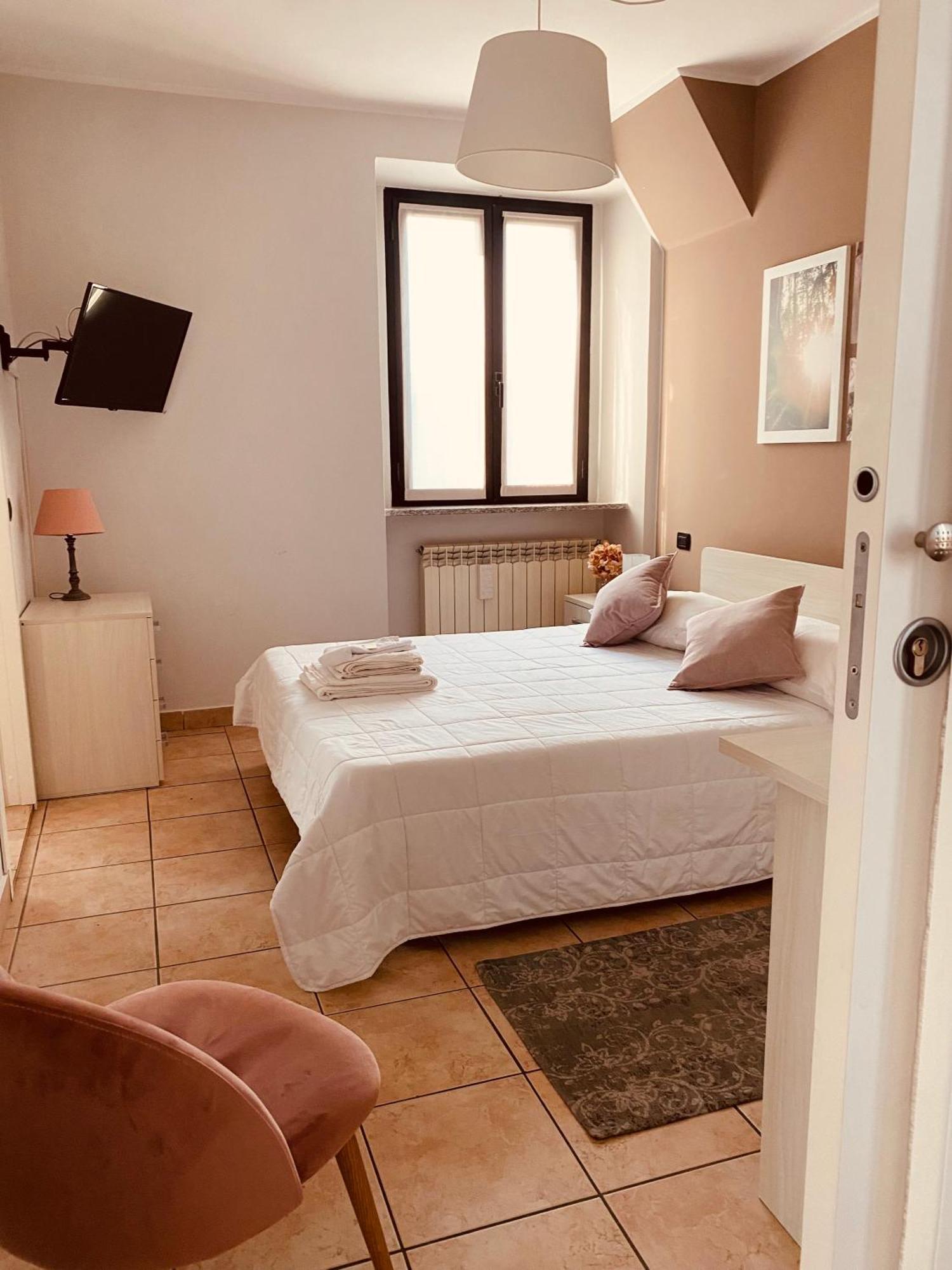 Corte 22 B&B E Appartamenti Borgomanero Eksteriør bilde